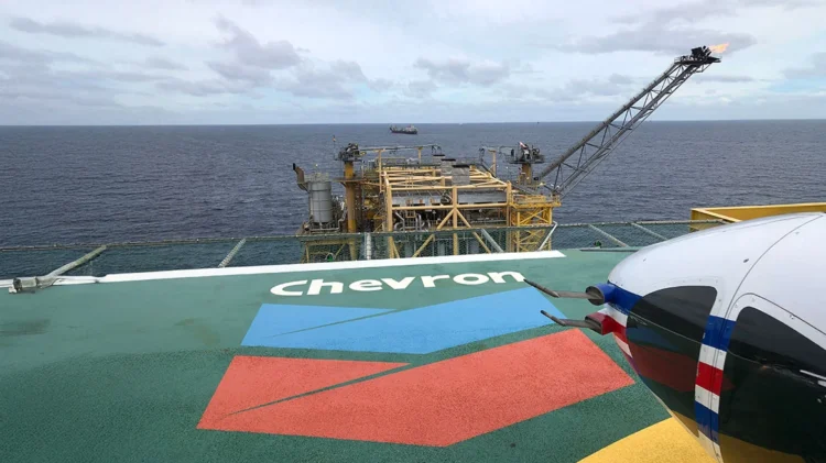 Chevron και Helleniq Energy κατέθεσαν κοινή προσφορά για τα κοιτάσματα νότια της Κρήτης