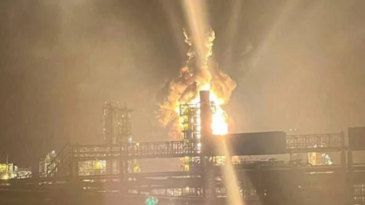 Ουκρανικό drone χτύπησε το διυλιστήριο Kirishi – Διακοπή παραγωγής 400.000 βαρελιών την ημέρα