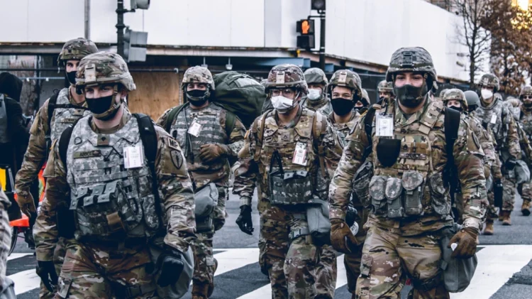 ΗΠΑ: Εντολή Τραμπ για ανάπτυξη στρατιωτών στο Σικάγο εν μέσω μεταναστευτικής κρίσης