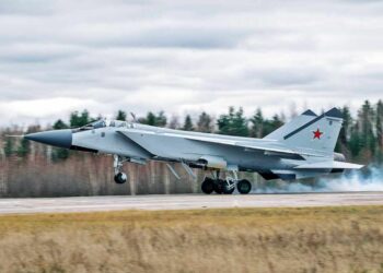 Ρωσικά MiG-31 με υπερηχητικούς πυραύλους Kinzhal σε άσκηση με Λευκορωσία – Μήνυμα ισχύος προς τη Δύση