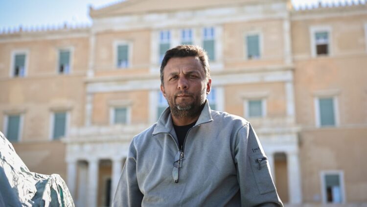 Τέμπη: Δεκτό το αίτημα του Πάνου Ρούτσι για εκταφή του γιου του