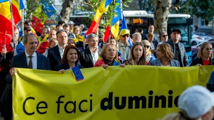 Το φιλοευρωπαϊκό κόμμα PAS της προέδρου Μάγια Σάντου κέρδισε τις βουλευτικές εκλογές στη Μολδαβία