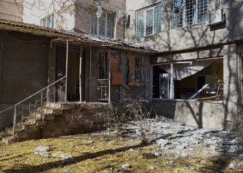 Ρωσικός βομβαρδισμός έπληξε παιδιατρικό νοσοκομείο στη Χερσώνα – Τραυματίστηκαν τέσσερα παιδιά