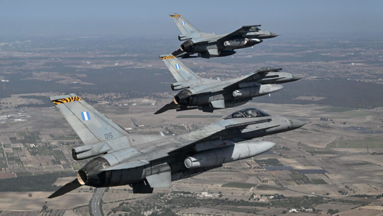 Διελεύσεις μαχητικών πάνω απο την Θεσσαλονίκη