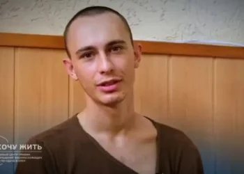 Επέστρεψε στην Ελλάδα ο 22χρονος Αλέξανδρος Τσιλίκας μετά από 11 μήνες αιχμαλωσίας στην Ουκρανία