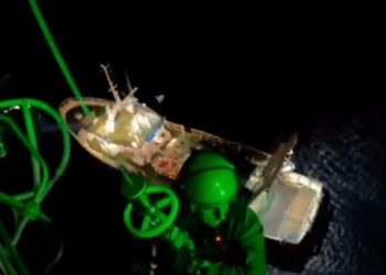 Πολεμική Αεροπορία: Αεροδιακομιδή έκτακτης ανάγκης με ελικόπτερο Super Puma (vid)