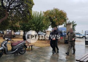 Αλεξανδρούπολη: Στον ανακριτή 11 από τους 13 Τούρκους που συνελήφθησαν με 147 πιστόλια στον Έβρο