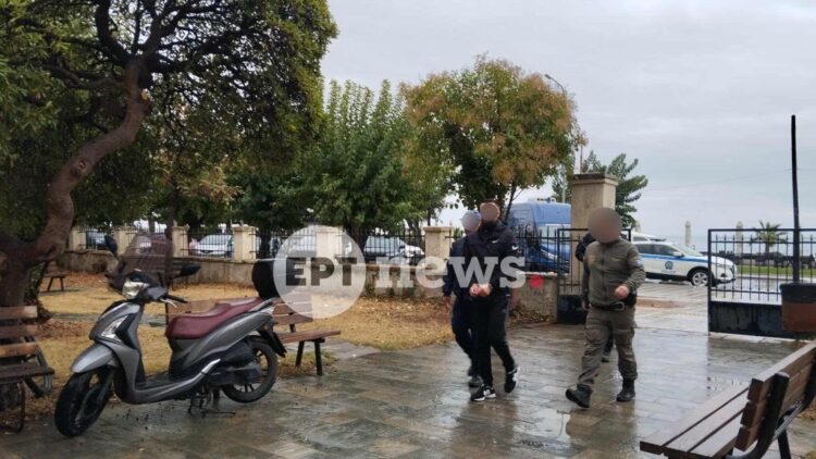 Αλεξανδρούπολη: Στον ανακριτή 11 από τους 13 Τούρκους που συνελήφθησαν με 147 πιστόλια στον Έβρο