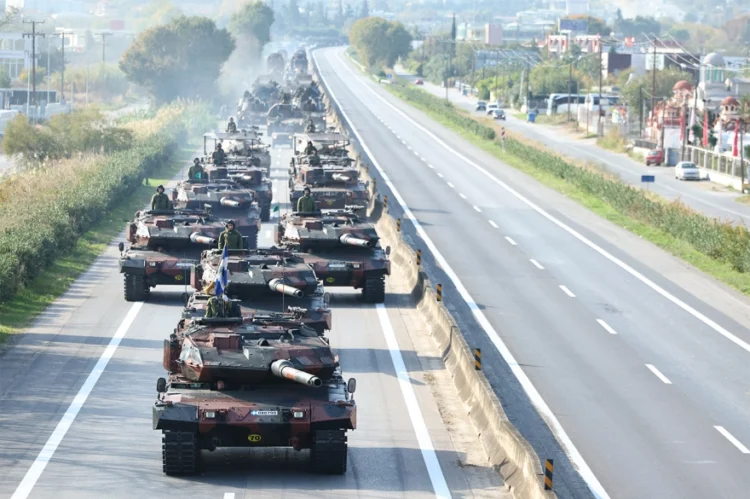 Εντυπωσιακή η πρόβα της στρατιωτικής παρέλασης στη Θεσσαλονίκη για την 28η Οκτωβρίου