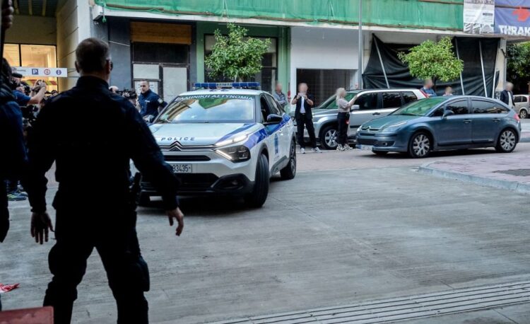 Ανακοίνωση για το διπλό φονικό στη Φοινικούντα και τη σύλληψη των δύο 22χρονων εξέδωσε η Αστυνομία.