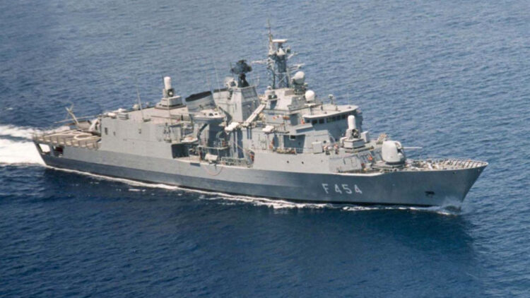 Το Πολεμικό Ναυτικό ανοίγει τις πύλες του για την 28η Οκτωβρίου – Επίσκεψη κοινού σε φρεγάτες και υποβρύχιο