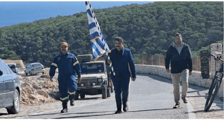 Γαύδος: Στο νησί δεν υπάρχουν μαθητές για παρέλαση…Αλλά οι κάτοικοι κράτησαν τη σημαία ψηλά…