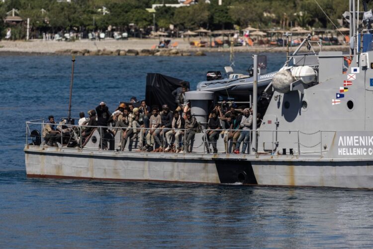 Μπαράζ αφίξεων λαθρομεταναστών & στο Ηράκλειο …”Παρά τα μέτρα”