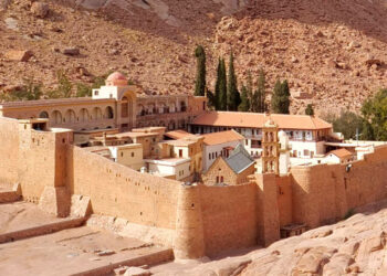 Στην Αίγυπτο ο Κυριάκος Μητσοτάκης για την ενθρόνιση του νέου Αρχιεπισκόπου Σινά