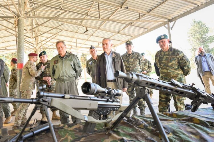 Έλεγχος Ετοιμότητας στην Ελευσίνα: Ο ΥΦΕΘΑ Θανάσης Δαβάκης σε ΜΕΕΔ και 865 ΤΕΝΕΦ