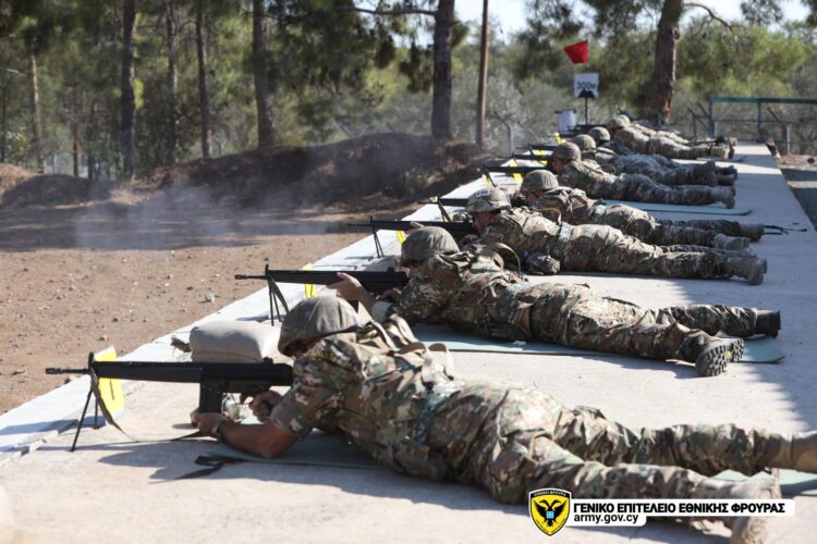 Οι Εθνοφυλακες της Κύπρου εκπαιδεύονται