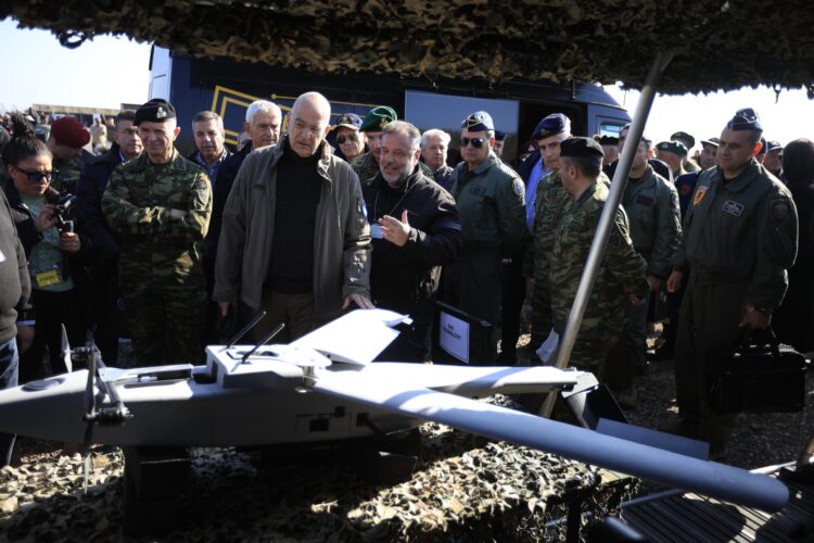 Δένδιας: «Το Αιγαίο θα κλείσει από τη στεριά» – Νέο αμυντικό δόγμα με πυραυλικά συστήματα και αντι-drone ασπίδα