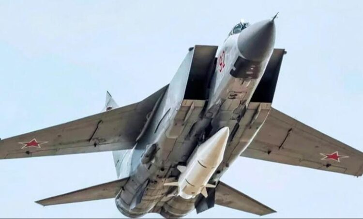 Η (FSB) ανακοίνωσε ότι απέτρεψε σχέδιο Ουκρανών και Βρετανών να κλέψουν MiG-31 οπλισμένο με υπερηχητικό πύραυλο Kinzhal,