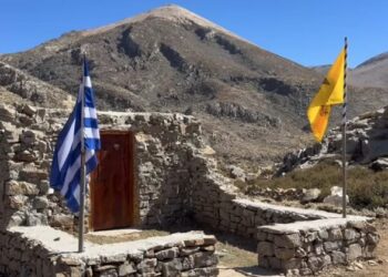 Λευκά Όρη: Ένα πέτρινο ξωκλήσι υψώνεται στα 2.000 μετρά (βίντεο)