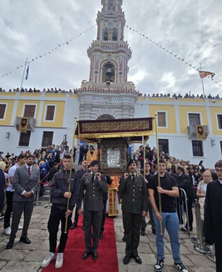 Λαοθάλασσα στον εορτασμό του Aρχαγγέλου Μιχαήλ τον Πανορμίτη