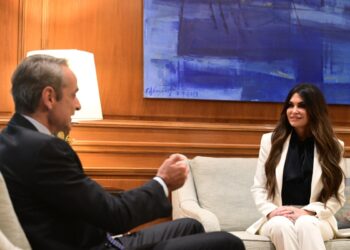 Η πρέσβης των ΗΠΑ, Κίμπερλι Γκίλφοϊλ…στο Μέγαρο Μαξίμου