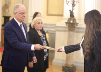 Η νέα πρέσβης των ΗΠΑ στην Ελλάδα, Κίμπερλι Γκίλφοϊλ, επιδίδει τα διαπιστευτήριά της στον Πρόεδρο της Δημοκρατίας