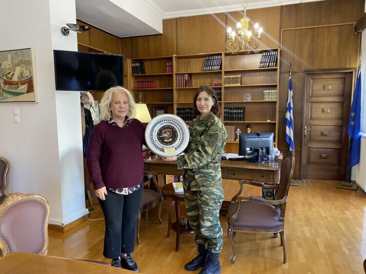 Δωρεά είκοσι (20) ηλεκτρονικών υπολογιστών στο 307 ΠΕΒ.