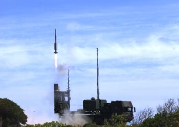 Γερμανία: Εγκρίνει εξοπλιστικά άνω των 3 δισ. ευρώ – Στη λίστα και συστήματα από την ελληνική Theon International