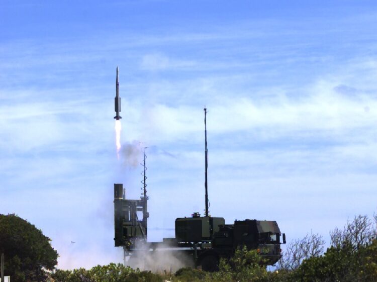 Γερμανία: Εγκρίνει εξοπλιστικά άνω των 3 δισ. ευρώ – Στη λίστα και συστήματα από την ελληνική Theon International