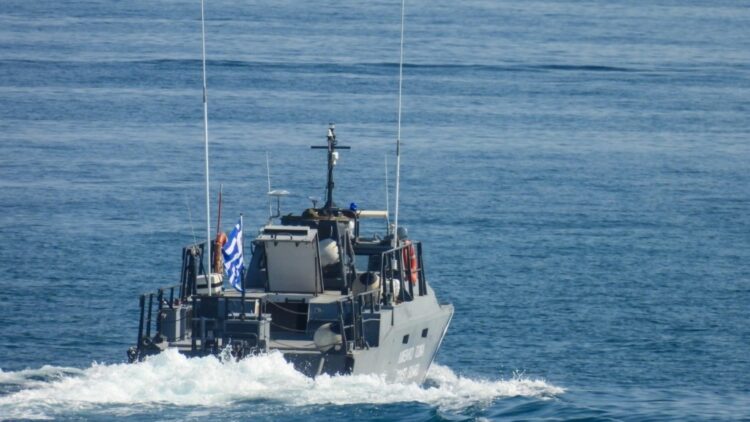 Ατελείωτες οι ροές λαθρομεταναστών…92 άτομα εντοπίστηκαν  νότια της Γαύδου  (Που το πάμε;)