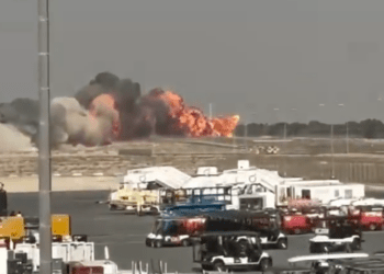 Συντριβή ινδικού μαχητικού HAL Tejas στο Dubai Air Show – Σοκαριστικές εικόνες από την πτώση