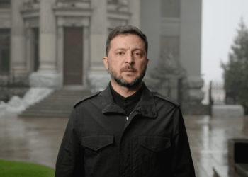 Δραματικό μήνυμα Ζελένσκι: «Η Ουκρανία κινδυνεύει να χάσει είτε τον βασικό της εταίρο είτε την αξιοπρέπειά της»