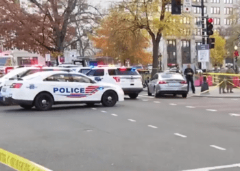 Πυροβολισμοί κατά δύο ανδρών της Εθνοφρουράς κοντά στον Λευκό Οίκο – Ο Τραμπ μιλά για «επίθεση ενέδρας»