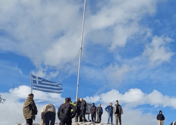Σε απολογία καλούνται πολίτες της Ξάνθης  που  τοποθέτησαν  Σταυρό, ύψους 10 μέτρων, στην κορυφή του Αυγού,