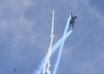 Εντυπωσιακό airshow με Rafale, F-35 και το «Ζευς»   της Πολεμικής Αεροπορίας  στο Φλοίσβο(video)