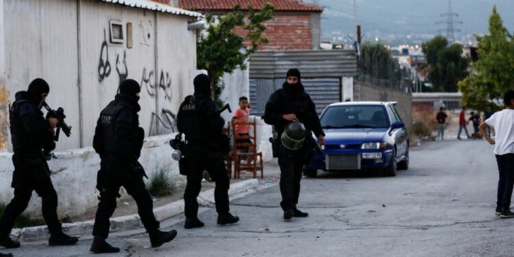 Μεγάλη επιχείρηση της ΕΛΑΣ…Κατά σπείρας Ρομά για απάτες