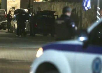 Δύο προσαγωγές μετά το μακελειό στα Βορίζια Ηρακλείου – Ερευνώνται σπίτια και φαράγγια για τον εντοπισμό δραστών