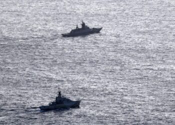 Βρετανικό Ναυτικό σε ύψιστη επιφυλακή: Στενή παρακολούθηση ρωσικών πολεμικών στη Μάγχη μετά το περιστατικό με το Yantar