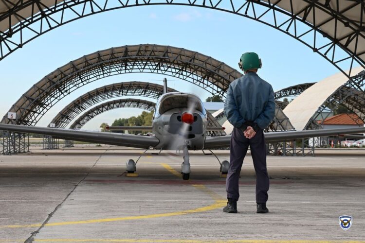 Πτήσεις μαθητών της Β’ Λυκείου με εκπαιδευτικά αεροσκάφη της Πολεμικής Αεροπορίας στο Τατόι