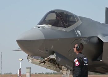 ο Ντόναλντ Τραμπd δήλωσε: οτι  «σκέφτεται  πολύ σοβαρά» το ενδεχόμενο πώλησης μαχητικών F-35 στην Τουρκία.