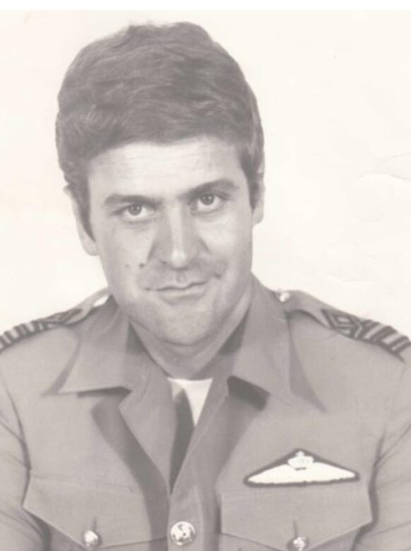 “Απογειώθηκε “για την τελευταία πτήση του ο Σμήναρχος ε.α. Γεώργιος Ρομοσιός.