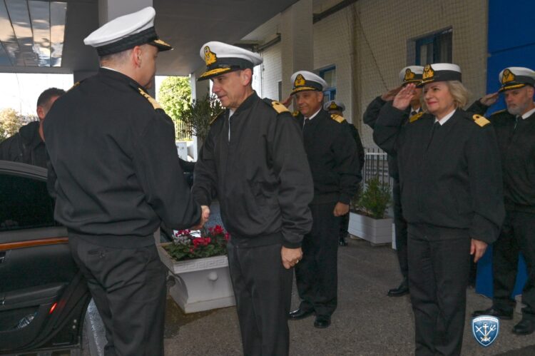 Στο Ναυτικό Νοσοκομείο Αθηνών (ΝΝΑ) ο Α/ΓΕΝ  στο πλαίσιο ανταλλαγής ευχών