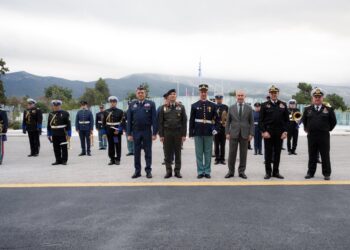 Κάλαντα Χριστουγέννων στον Δαβάκη από τη Διακλαδική Μπάντα των Ενόπλων Δυνάμεων