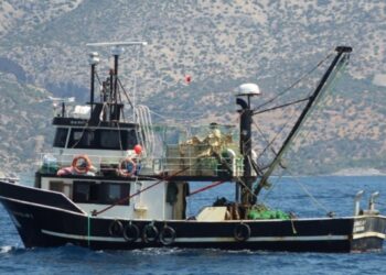 Τουρκικές μηχανότρατες μια ανάσα απο τα Ελληνικά νησιά