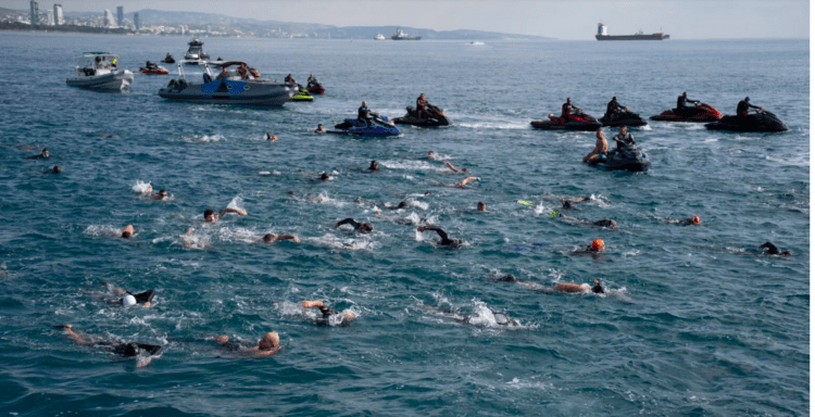 «Κολυμπάμε με τους ΟΥΚ για τους Μικρούς μας Ήρωες» (video)