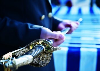 Τελετές επίδοσης ξιφών σε Αξιωματικούς του Στρατού Ξηράς σε όλη τη χώρα