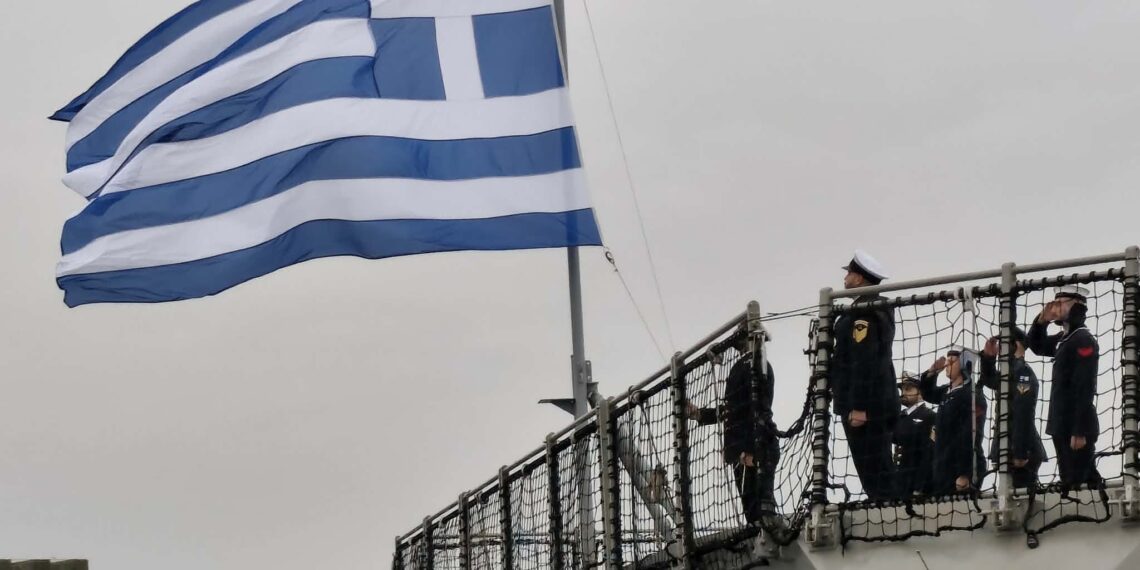 Η φρεγάτα «Κίμων» …Ύψωσε την Ελληνική Σημαία (φωτό & video)