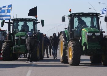 Καταγγελία το ΚΚΕ «έχει  βάλει ανθρώπους σε όλα τα μπλόκα»