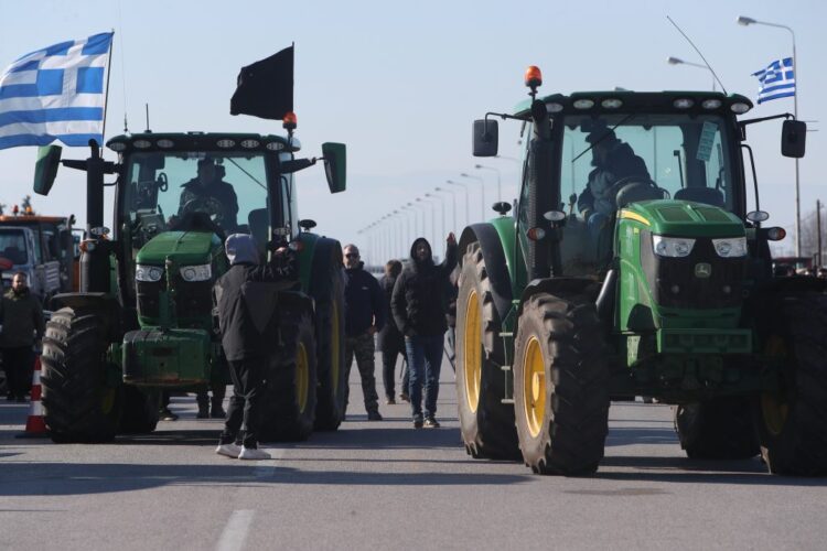 Καταγγελία το ΚΚΕ «έχει βάλει ανθρώπους σε όλα τα μπλόκα»
