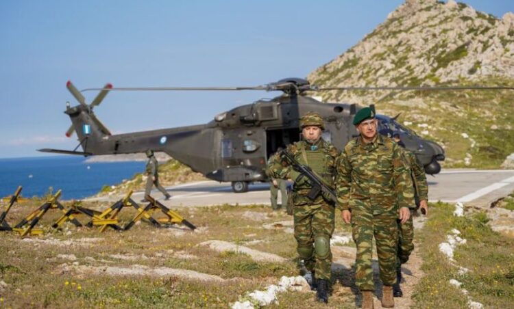 Στρατηγός Χούπης :«Δυνατότητα πλήγματος σε στρατηγικό βάθος & θα είναι  νικηφόρο!!